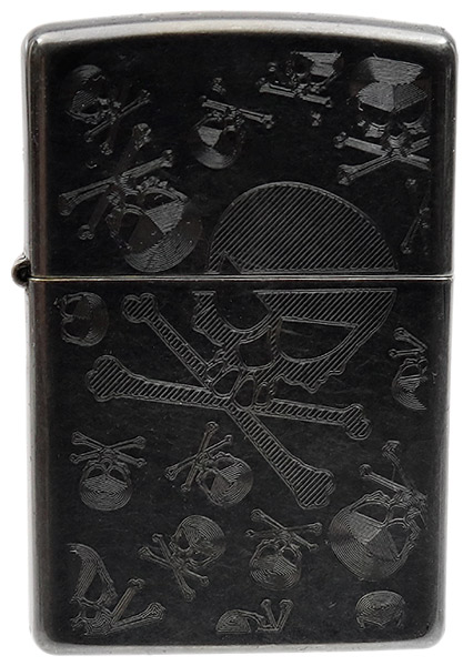 Lighters Zippo Skull & Crossbones Gray Dusk Iced Pipe Lighter