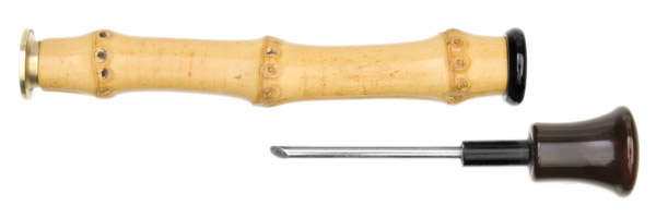 Tampers & Tools Neerup Tamper - Bamboo with Pick Brown