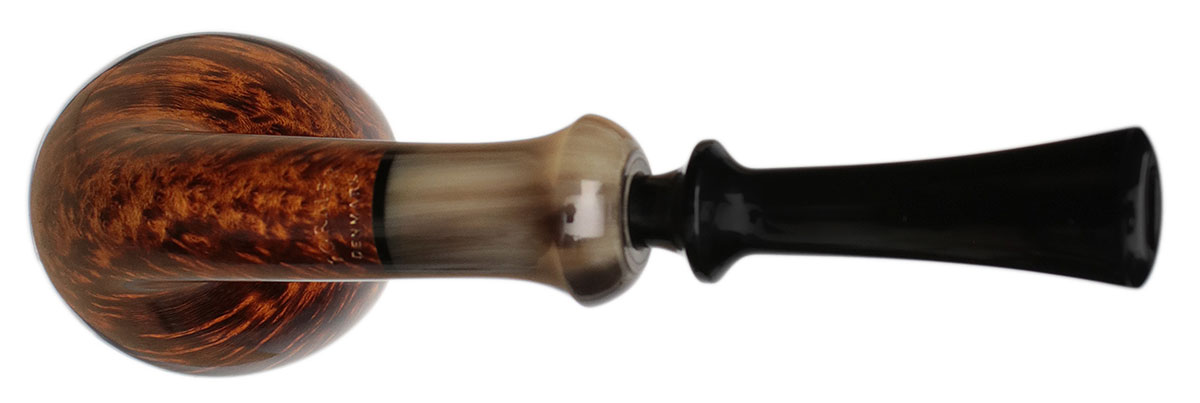 Former Smooth Bent Egg with Horn