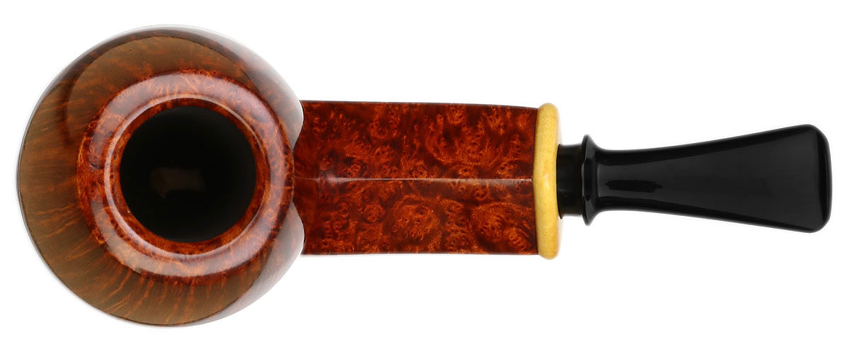 Kurt Balleby Smooth Bulldog with Boxwood (2022)