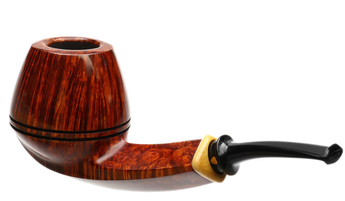Kurt Balleby Smooth Bulldog with Boxwood (2022)