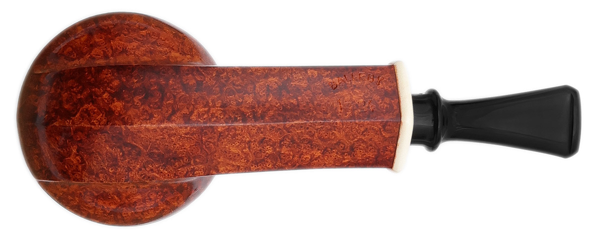 Kurt Balleby Smooth Bent Bulldog with Mammoth (1824)