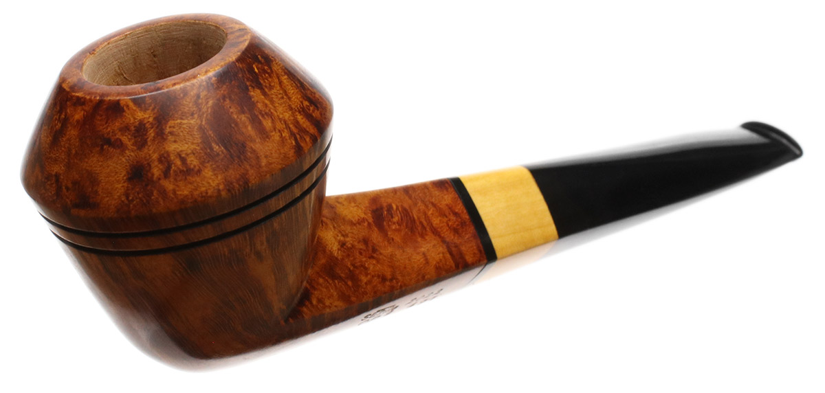 Scott Thile Smooth Bulldog with Boxwood (OP) (492)