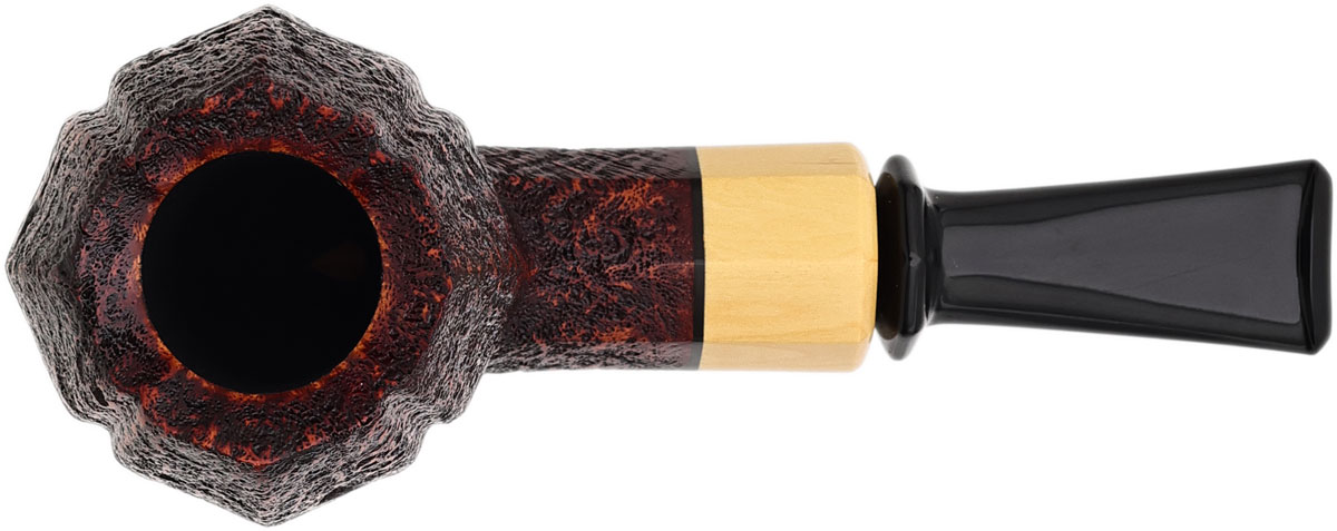 GH Zhang Red Sandblasted Paneled Apple with Boxwood (Viktor Yashtylov) (01)