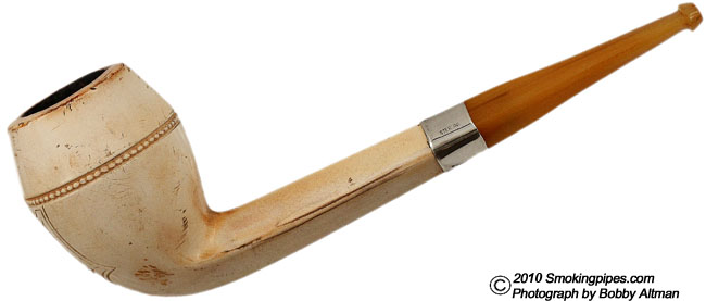 Italian Estate Giuseppe Hiawwayschek Meerschaum Long Bulldog (Replacement stem; aftermarket band) (with Case) (Late 19th Century)