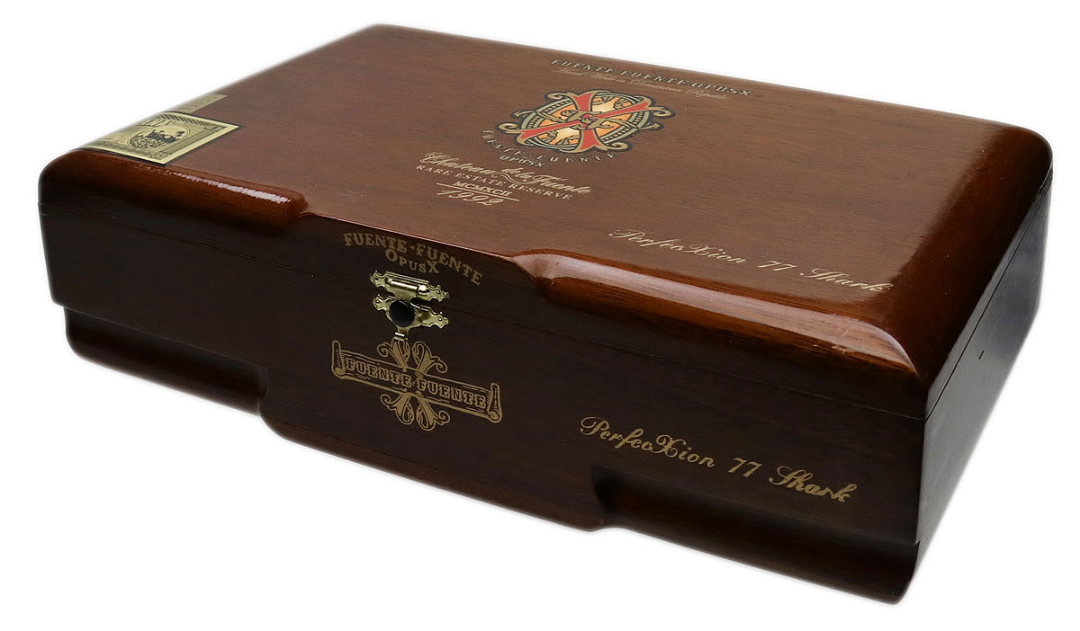 Fuente Fuente OpusX The Lost City PerfecXion No. 77 Shark