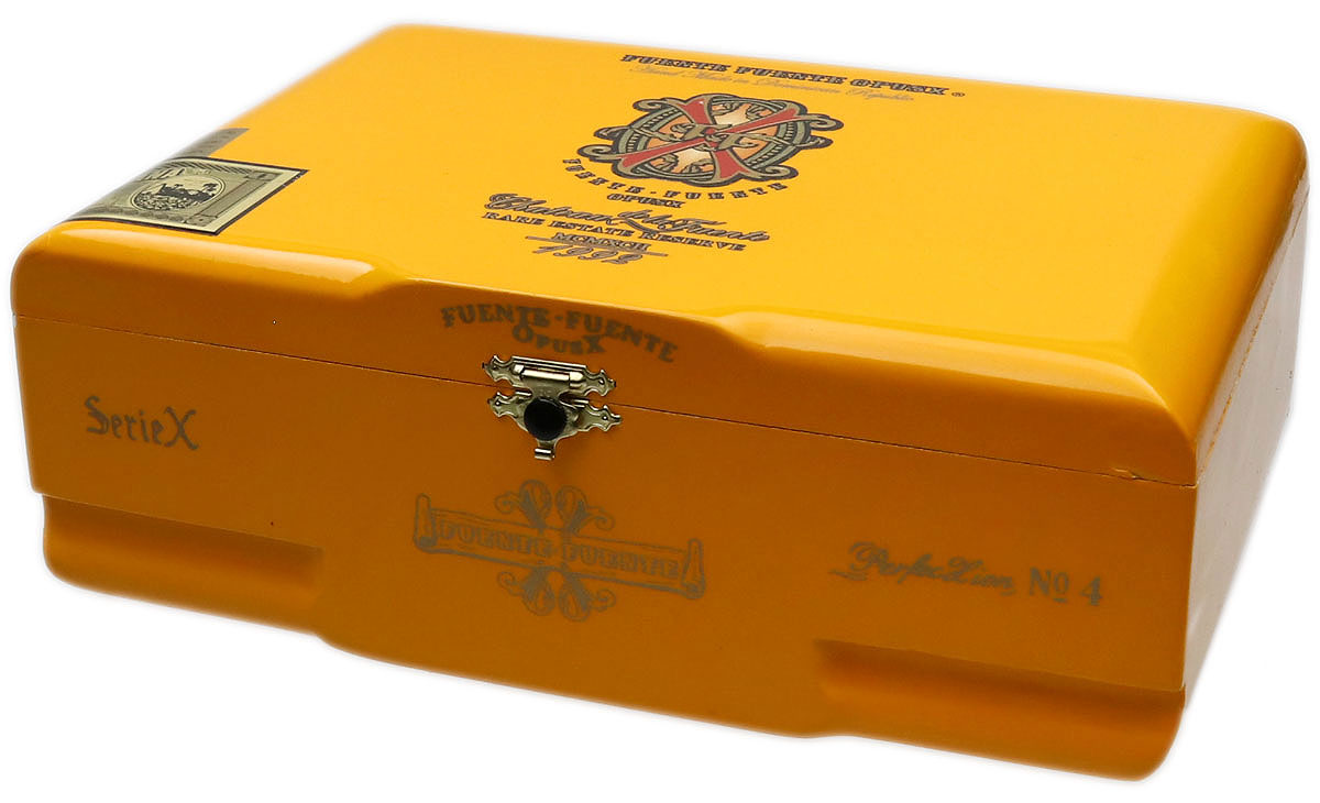 Fuente Fuente OpusX The Lost City Oro Oscuro PerfecXion No. 4