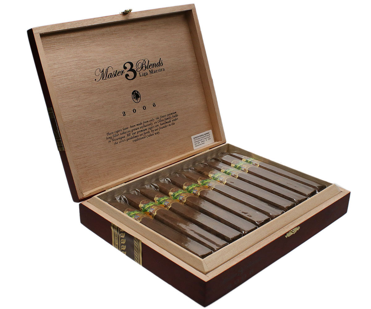 Oliva Master Blends 3 Liga Maestra Torpedo