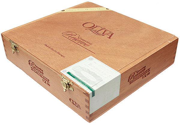 Oliva Connecticut Reserve Churchill