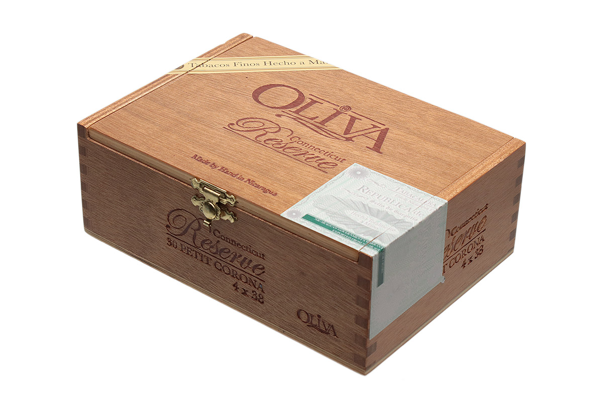 Oliva Connecticut Reserve Petit Corona