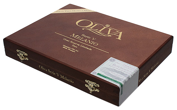Oliva Serie V Melanio Toro