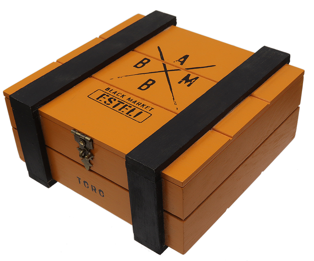 Alec Bradley Black Market Esteli Toro