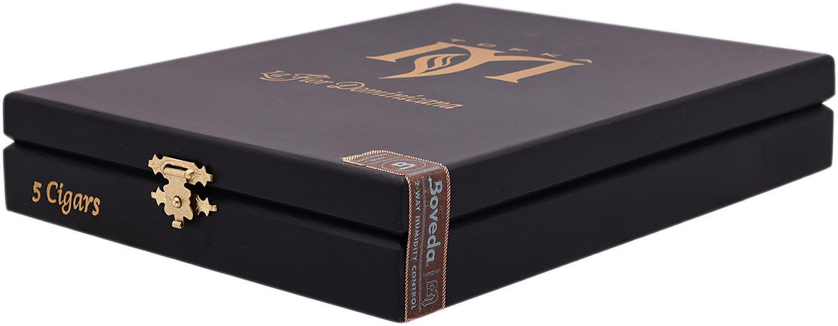La Flor Dominicana TCFKA 